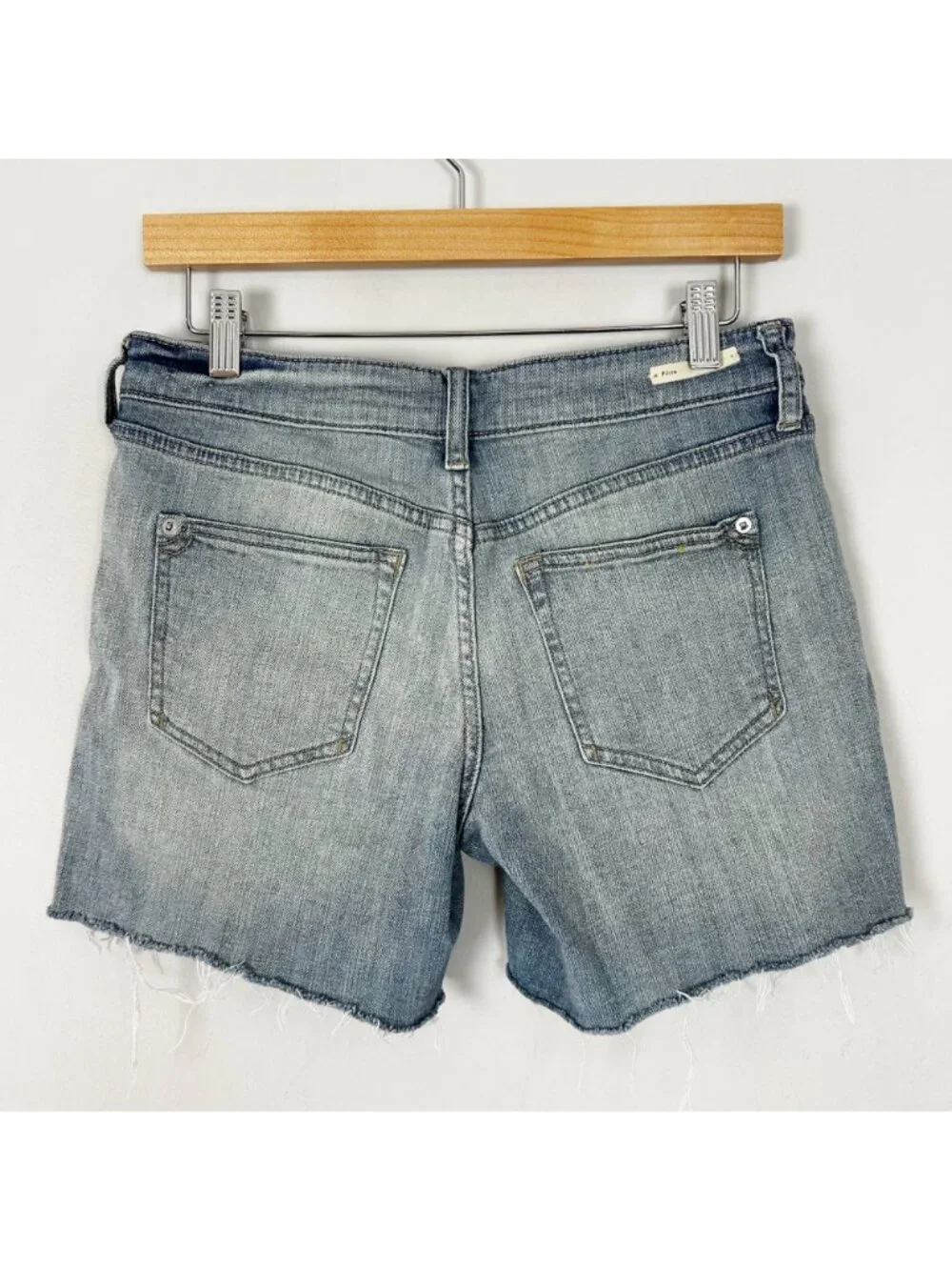 Anthropologie Pilcro Slim Boyfriend Denim Shorts Cutoff Size 26 Women's - Picture 2 of 3